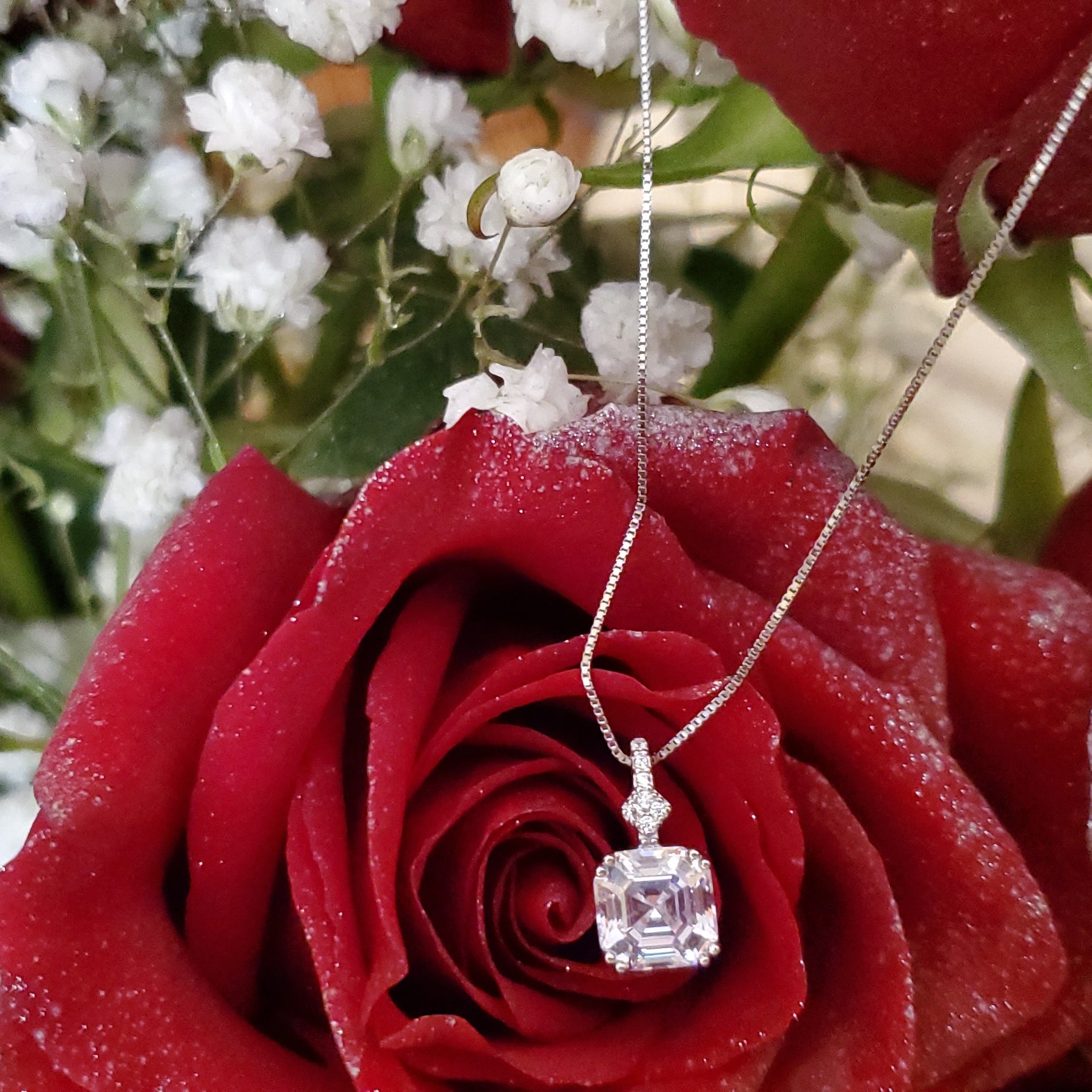 Asscher Cut Lustrous Clear Morganite Gemstone Necklace for Women's