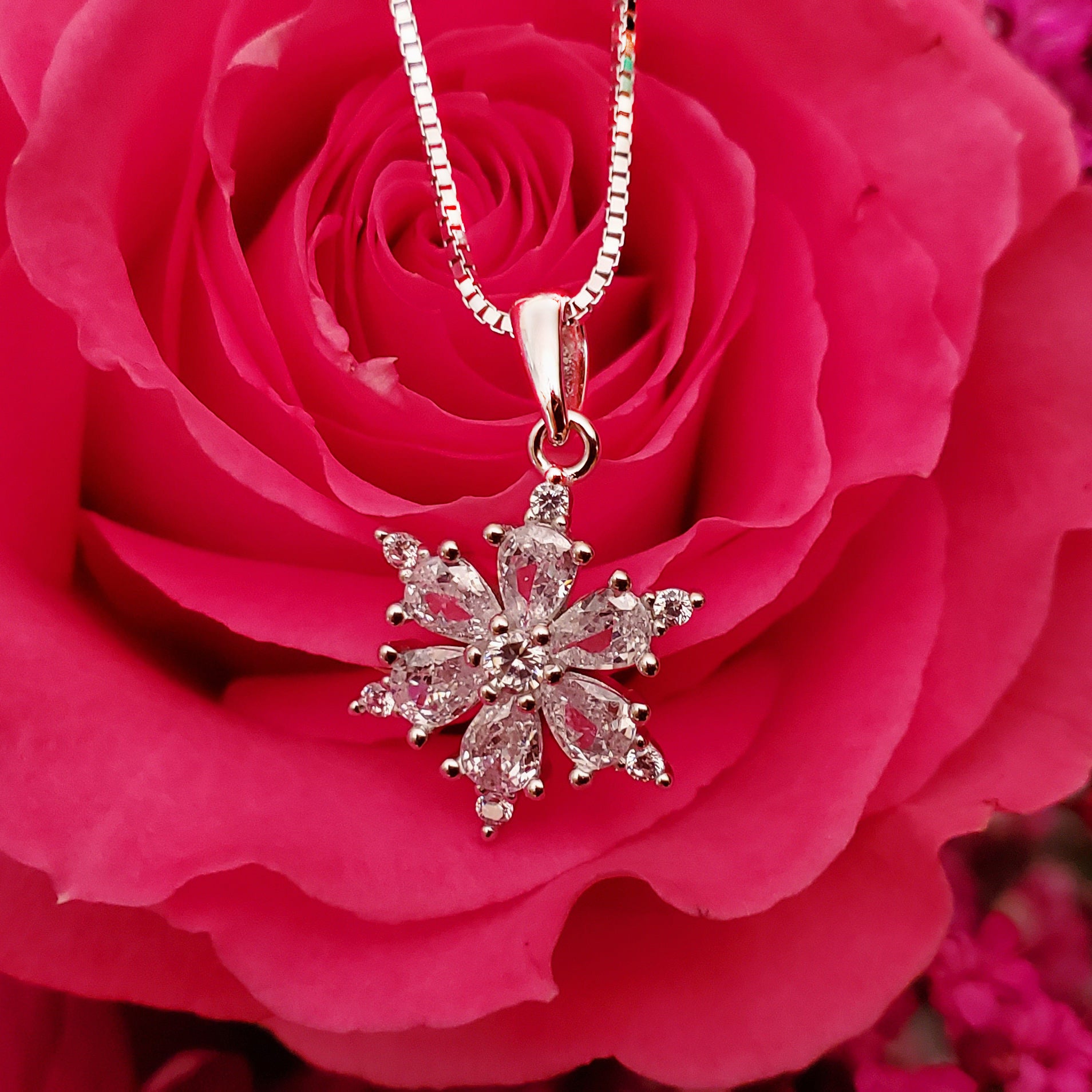 Women's Classic Great Quality 925 Sterling Silver Snowflake Necklace