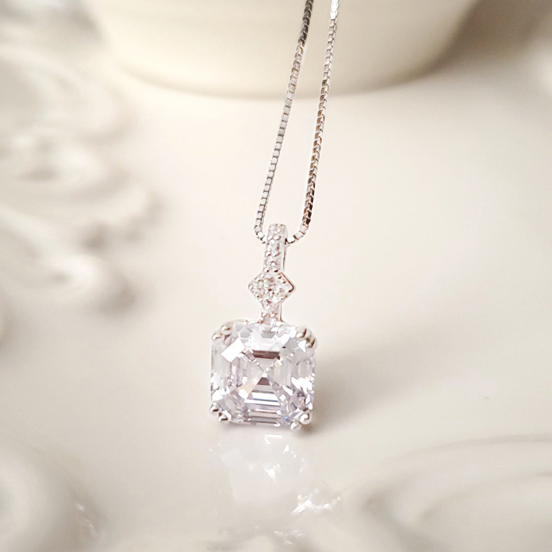 Asscher Cut Lustrous Clear Morganite Gemstone Necklace for Women's
