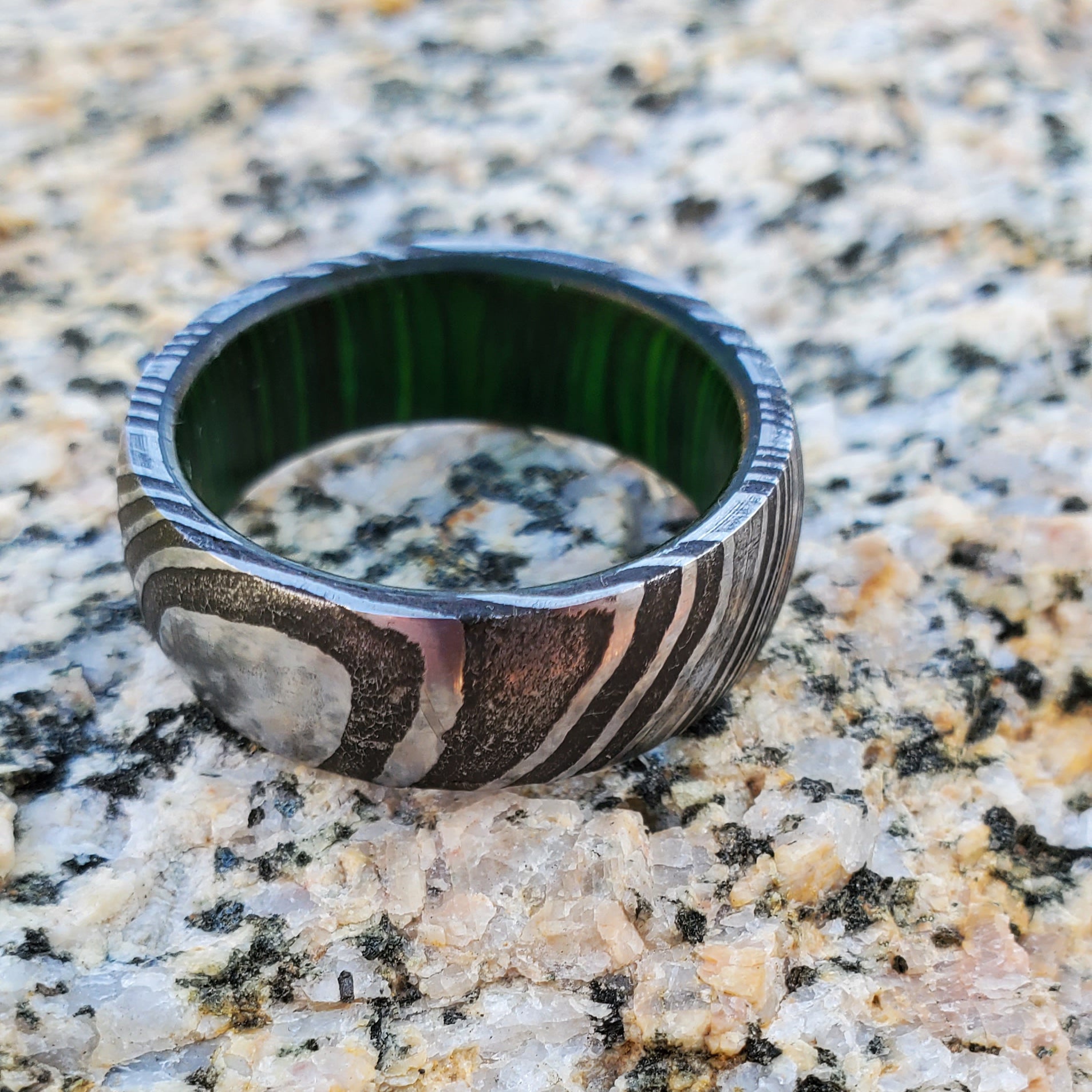 Best Men's Great Quality Damascus Steel Ring With Jade Wood Inlay