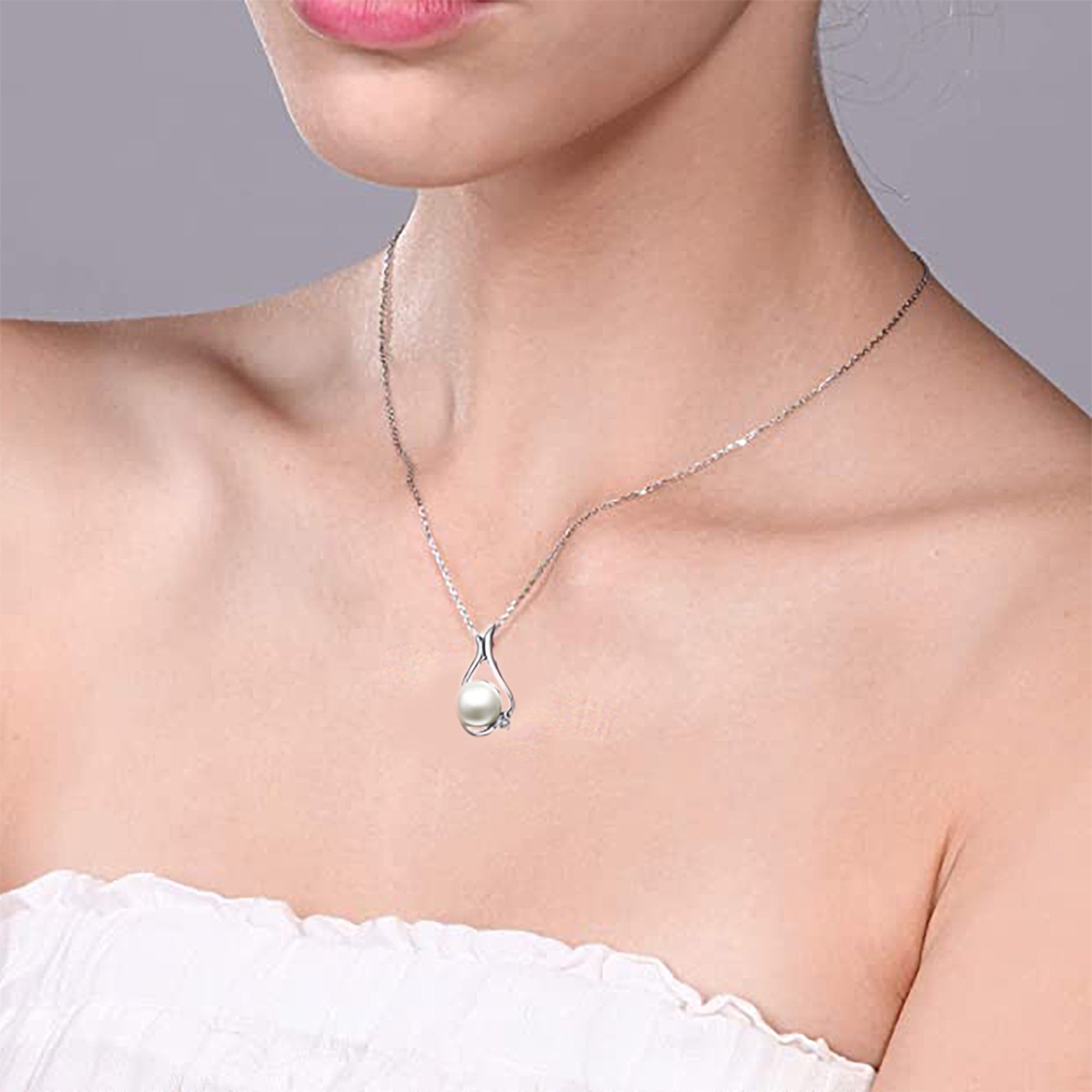 Women's Classic 925 Sterling Silver Pearl in a Tulip Pendant